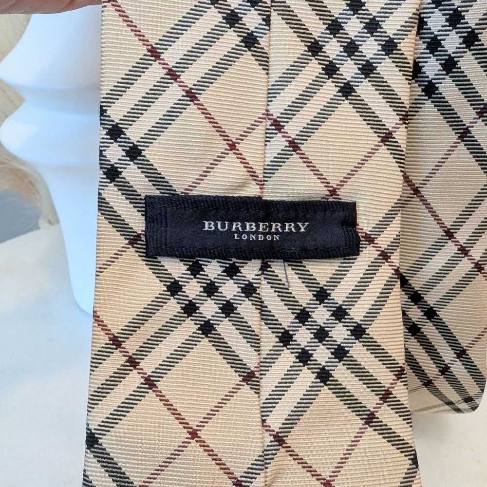 Burberry London Classic Plaid Mens Tie - Picture 5 of 10